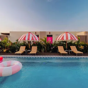Hotel Privada - Lofts With Private Pool And Oasis, Near Eagle, Palm Beach